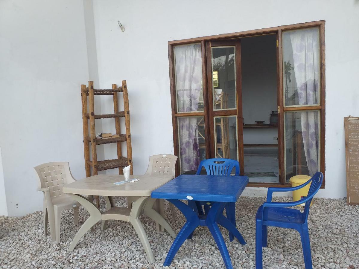 Malik Villa-Matemwe Bnb And Restaurant Экстерьер фото